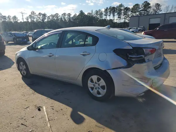 3KPFK4A75HE099229 2017 KIA FORTE - Image 2