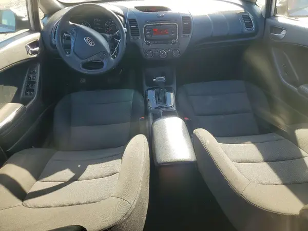 3KPFK4A75HE099229 2017 KIA FORTE - Image 8