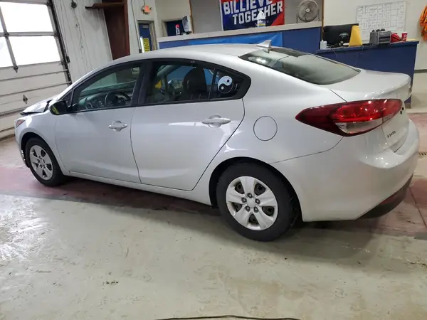 3KPFK4A75HE099991 2017 KIA FORTE - Image 2