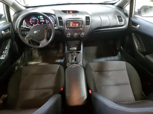 3KPFK4A75HE099991 2017 KIA FORTE - Image 8