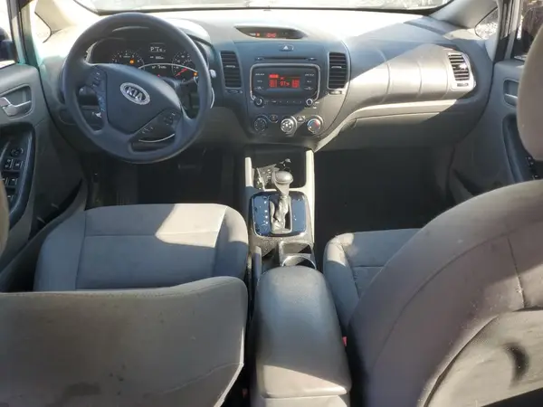 3KPFK4A75HE102209 2017 KIA FORTE - Image 8
