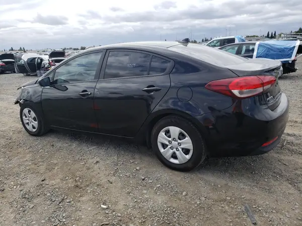 3KPFK4A75HE103103 2017 KIA FORTE - Image 2