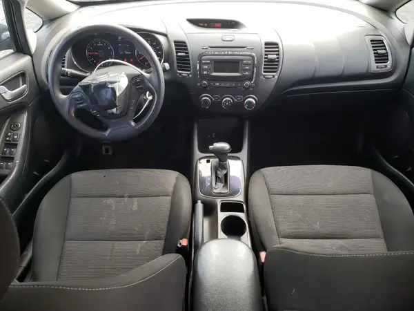 3KPFK4A75HE103103 2017 KIA FORTE - Image 8