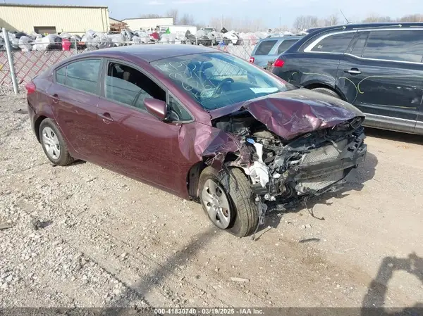 3KPFK4A75HE106261 2017 KIA FORTE - Image 1