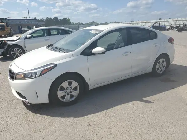 3KPFK4A75HE107118 2017 KIA FORTE - Image 1