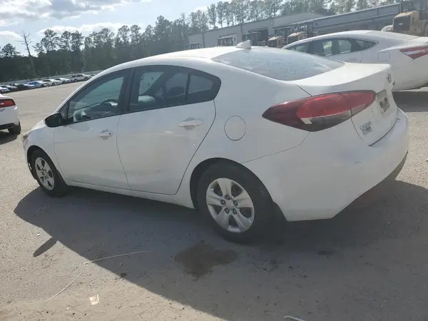 3KPFK4A75HE107118 2017 KIA FORTE - Image 2
