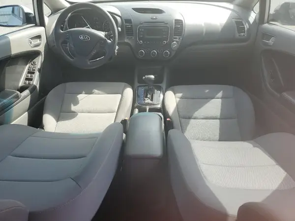 3KPFK4A75HE107118 2017 KIA FORTE - Image 8