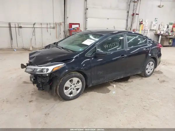 3KPFK4A75HE107961 2017 KIA FORTE - Image 2
