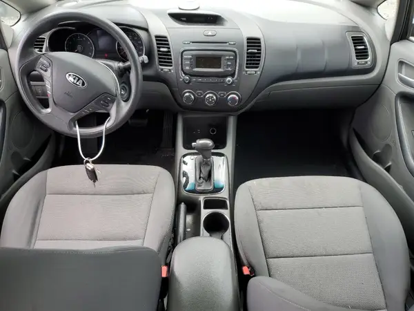 3KPFK4A75HE108222 2017 KIA FORTE - Image 8