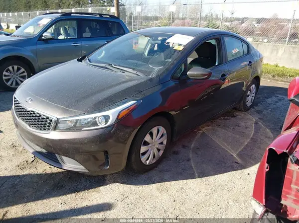 3KPFK4A75HE109287 2017 KIA FORTE - Image 2