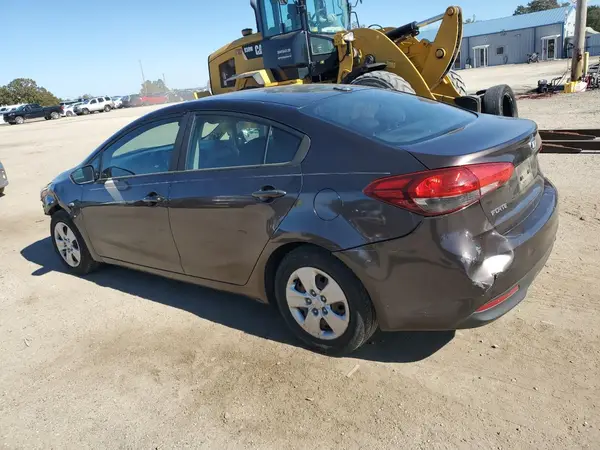 3KPFK4A75HE109547 2017 KIA FORTE - Image 2