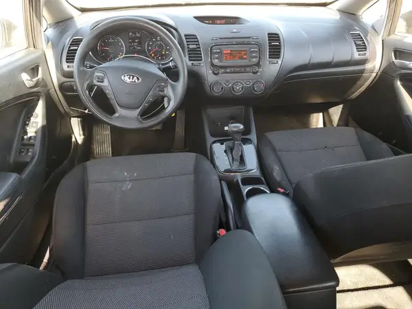 3KPFK4A75HE109547 2017 KIA FORTE - Image 8