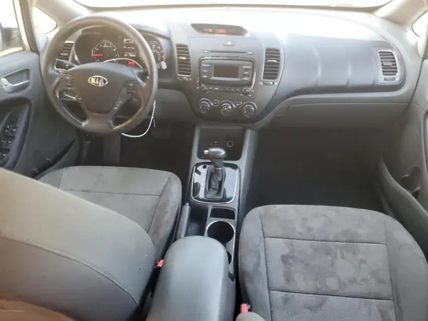 3KPFK4A75HE109872 2017 KIA FORTE - Image 8