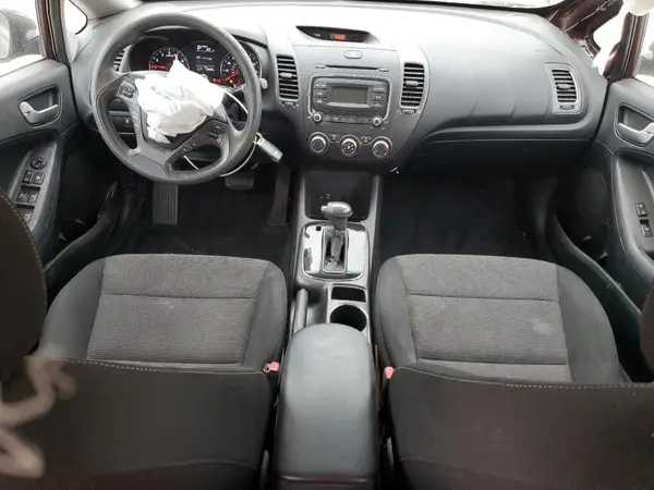 3KPFK4A75HE113825 2017 KIA FORTE - Image 8