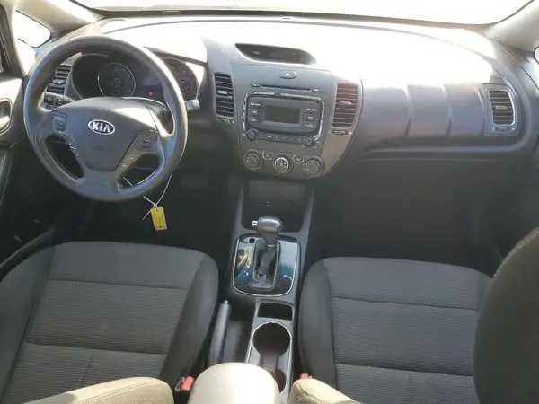 3KPFK4A75HE114022 2017 KIA FORTE - Image 8