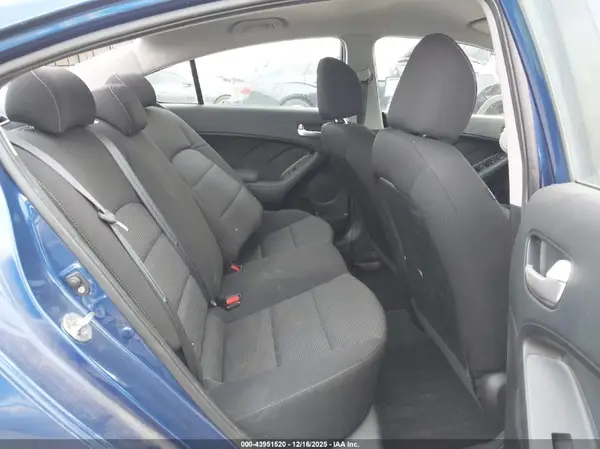3KPFK4A75HE114151 2017 KIA FORTE - Image 8