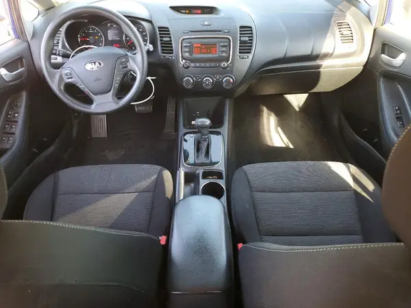 3KPFK4A75HE114280 2017 KIA FORTE - Image 8