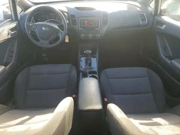 3KPFK4A75HE114392 2017 KIA FORTE - Image 8