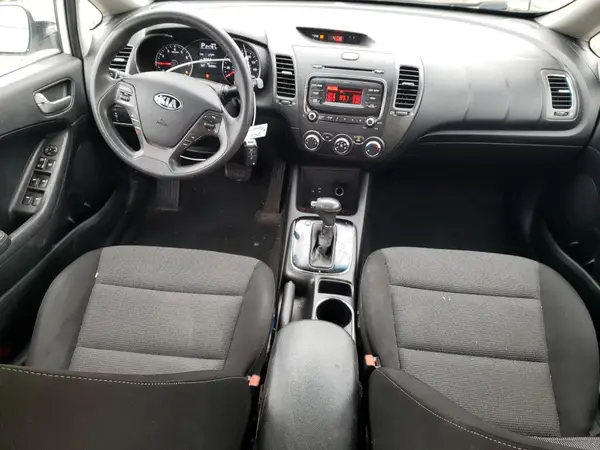 3KPFK4A75HE115090 2017 KIA FORTE - Image 8