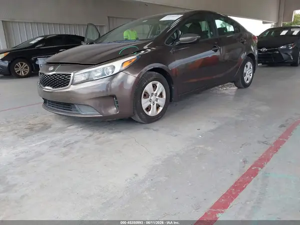 3KPFK4A75HE115493 2017 KIA FORTE - Image 2