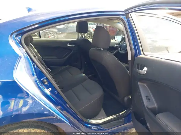 3KPFK4A75HE119091 2017 KIA FORTE - Image 8
