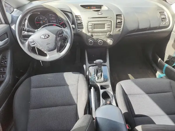 3KPFK4A75HE120368 2017 KIA FORTE - Image 8