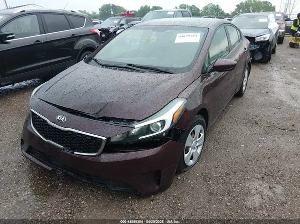 3KPFK4A75HE120791 2017 KIA FORTE - Image 2