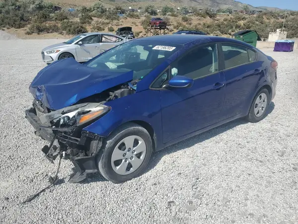 3KPFK4A75HE122623 2017 KIA FORTE - Image 1