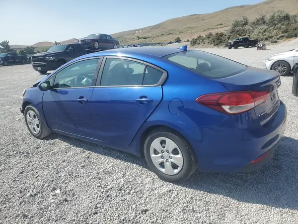 3KPFK4A75HE122623 2017 KIA FORTE - Image 2