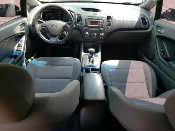 3KPFK4A75HE125764 2017 KIA FORTE - Image 8