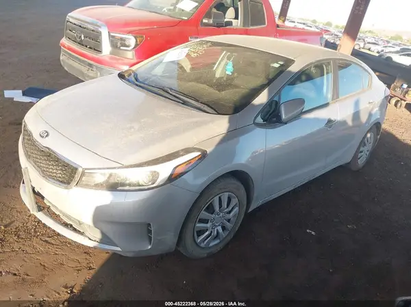 3KPFK4A75HE125845 2017 KIA FORTE - Image 2
