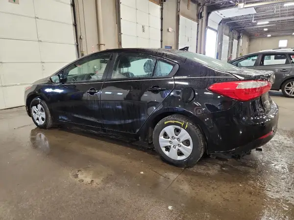 3KPFK4A75HE128227 2017 KIA FORTE - Image 2
