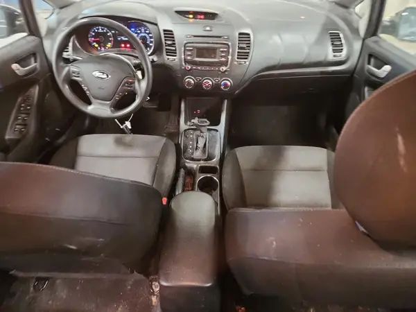 3KPFK4A75HE128227 2017 KIA FORTE - Image 8