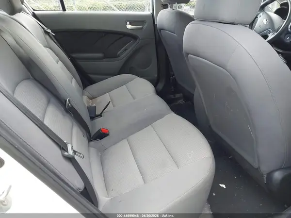 3KPFK4A75HE130706 2017 KIA FORTE - Image 8