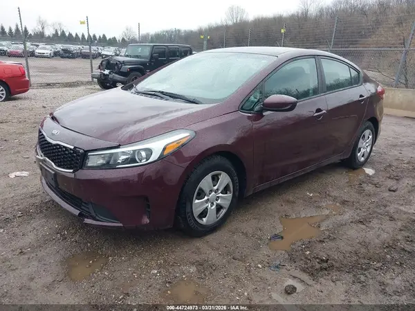 3KPFK4A75HE131290 2017 KIA FORTE - Image 2