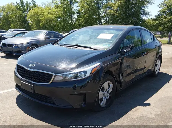 3KPFK4A75HE131578 2017 KIA FORTE - Image 2