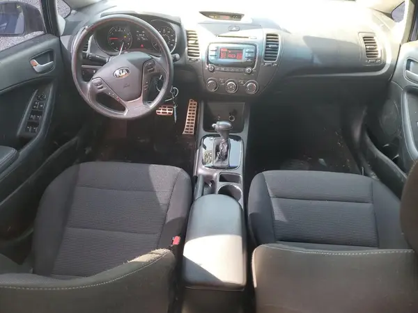 3KPFK4A75HE131824 2017 KIA FORTE - Image 8