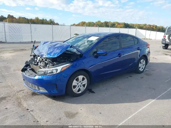 3KPFK4A75HE138353 2017 KIA FORTE - Image 2