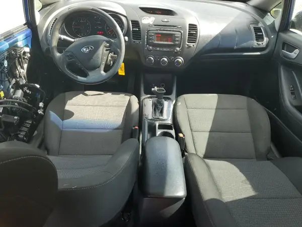 3KPFK4A75HE141303 2017 KIA FORTE - Image 8