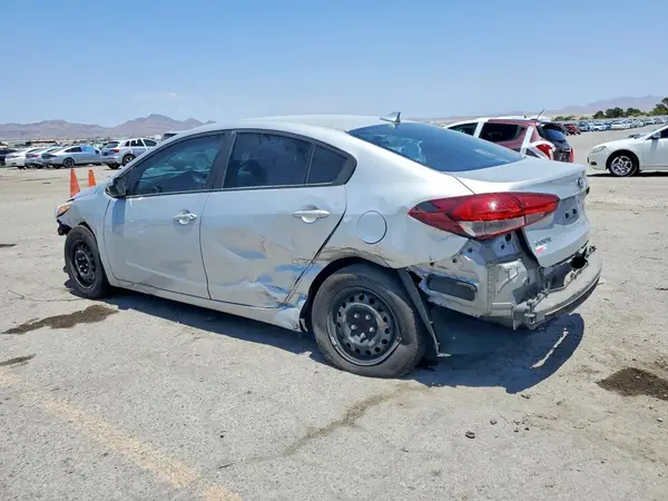 3KPFK4A75HE141771 2017 KIA FORTE - Image 2