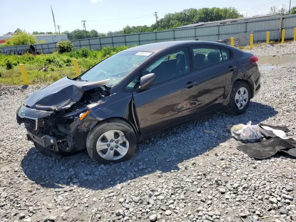 3KPFK4A75HE142256 2017 KIA FORTE - Image 1