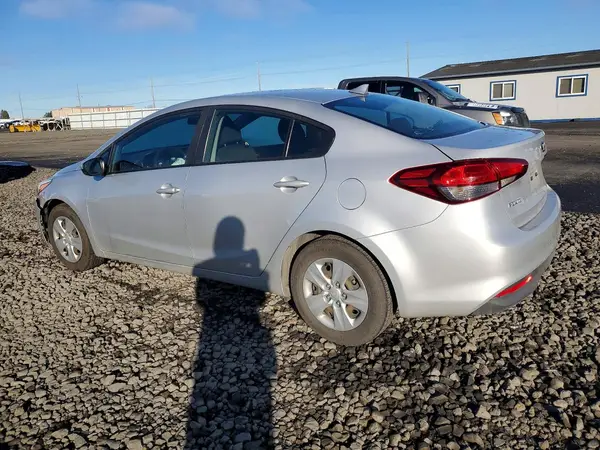 3KPFK4A75HE145500 2017 KIA FORTE - Image 2