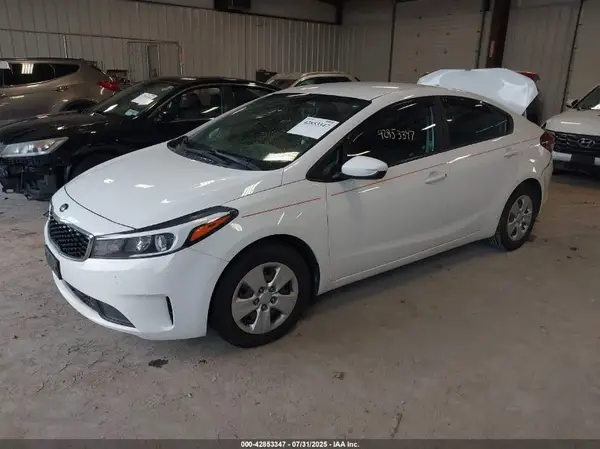 3KPFK4A75HE145531 2017 KIA FORTE - Image 2