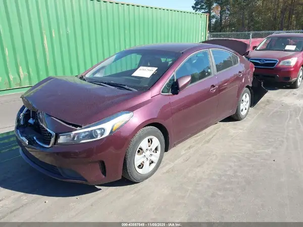 3KPFK4A75HE145674 2017 KIA FORTE - Image 2