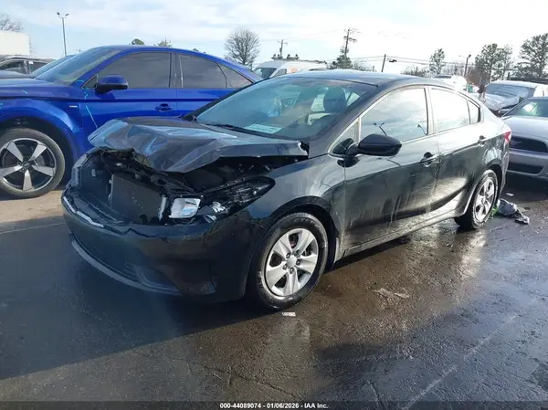 3KPFK4A75HE150471 2017 KIA FORTE - Image 2