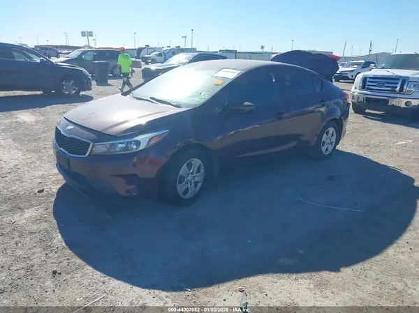 3KPFK4A75HE151216 2017 KIA FORTE - Image 2