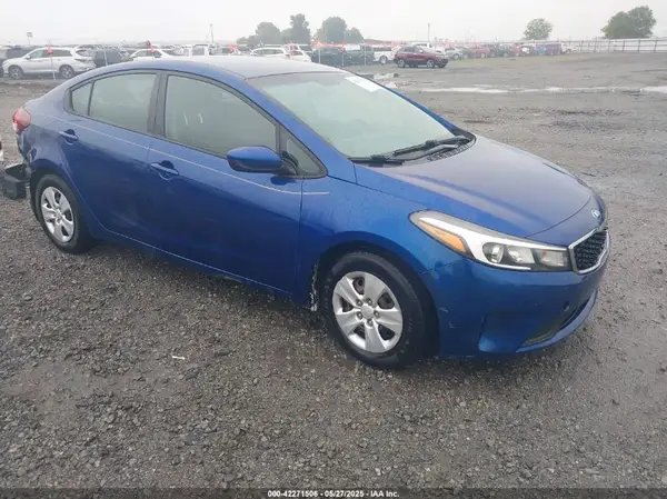 3KPFK4A75HE151376 2017 KIA FORTE - Image 1