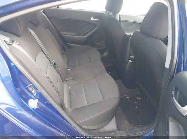 3KPFK4A75HE151409 2017 KIA FORTE - Image 8