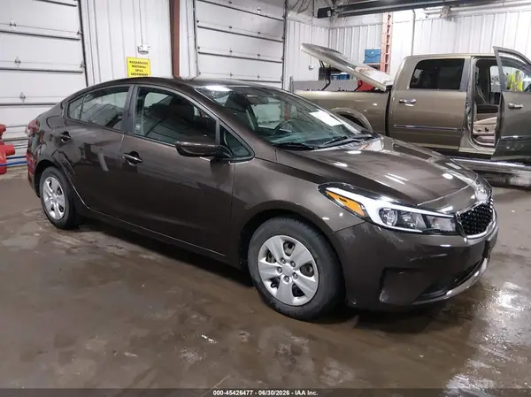 3KPFK4A75HE151894 2017 KIA FORTE - Image 1
