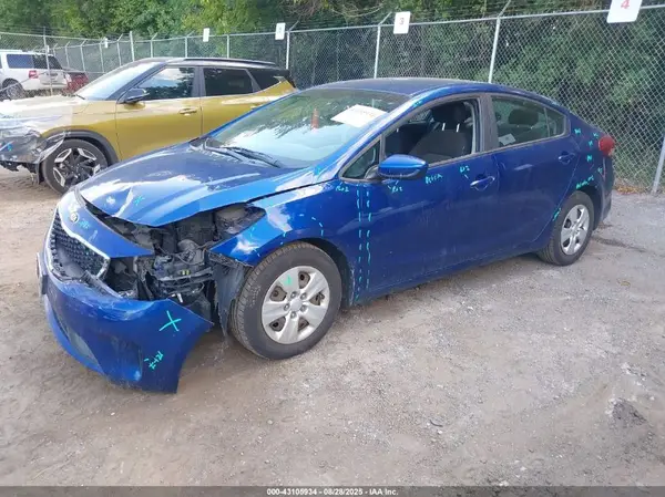 3KPFK4A75HE152849 2017 KIA FORTE - Image 2